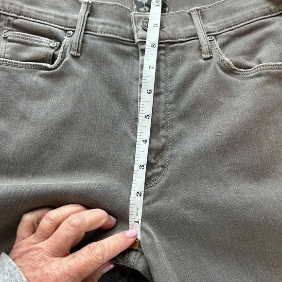 NWOT MOTHER High Waisted Looker Ankle Fray Skinnies in Dye Graphite. Size 28 - Picture 14 of 15